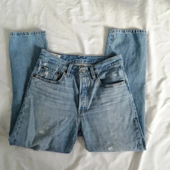 Levi's 501 Straight Leg Premium High Rise Crop Jeans in Montgomery Patched 26 - Picture 6 of 16